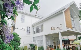 Bloomin' Moon Hostel & Cafe, Chiang Mai Old Town